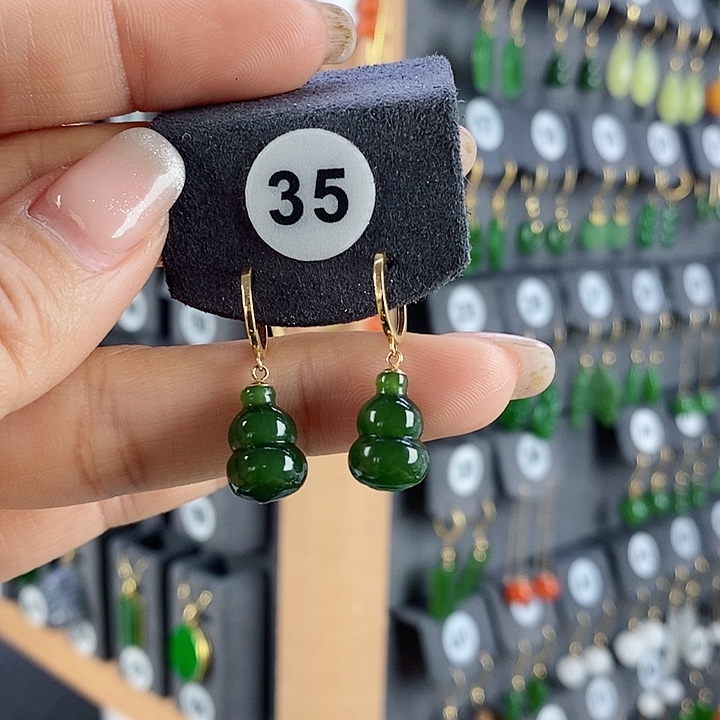 和田玉18K金镶嵌耳饰