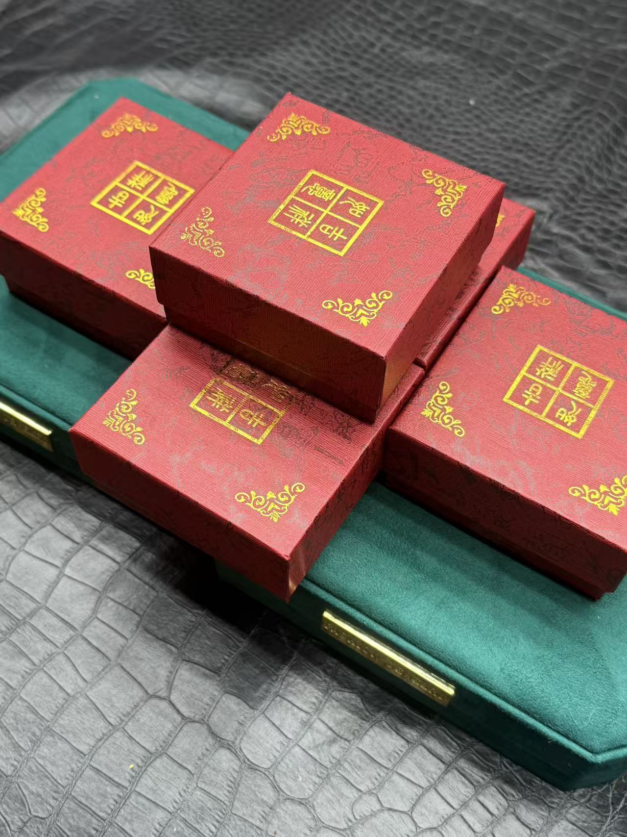 原创节日风格轻奢风礼盒y602