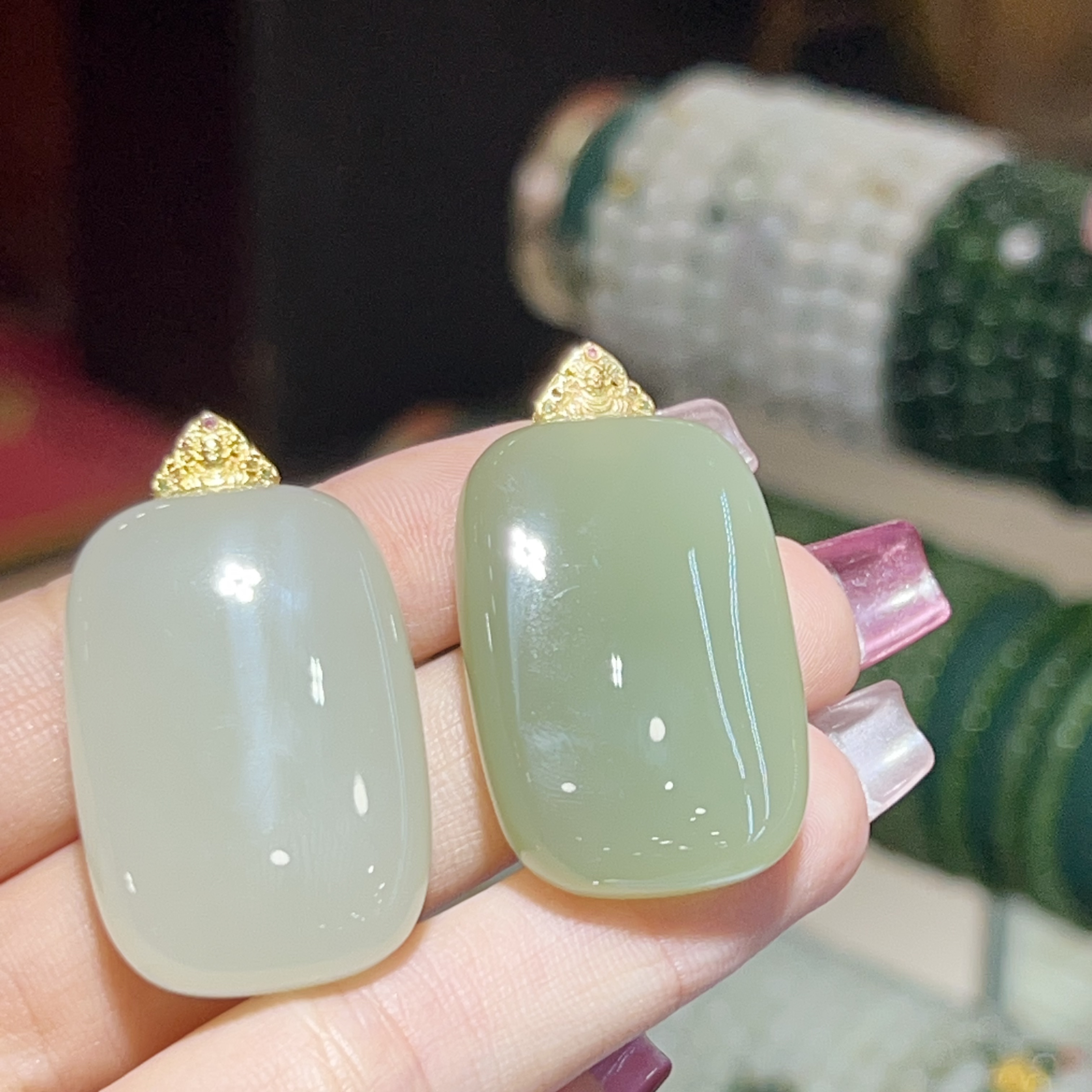 西亚珠宝YJX16-18k金镶和田玉晴水无事牌吊坠22*33多样性发其一