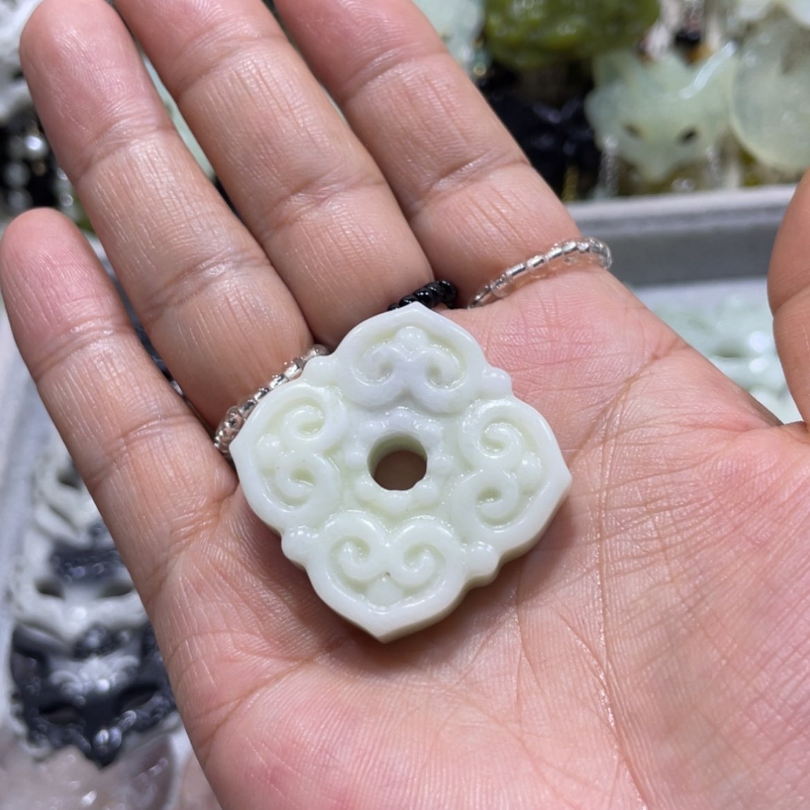 【闪购商品】岫玉颈饰未镶嵌45吊坠