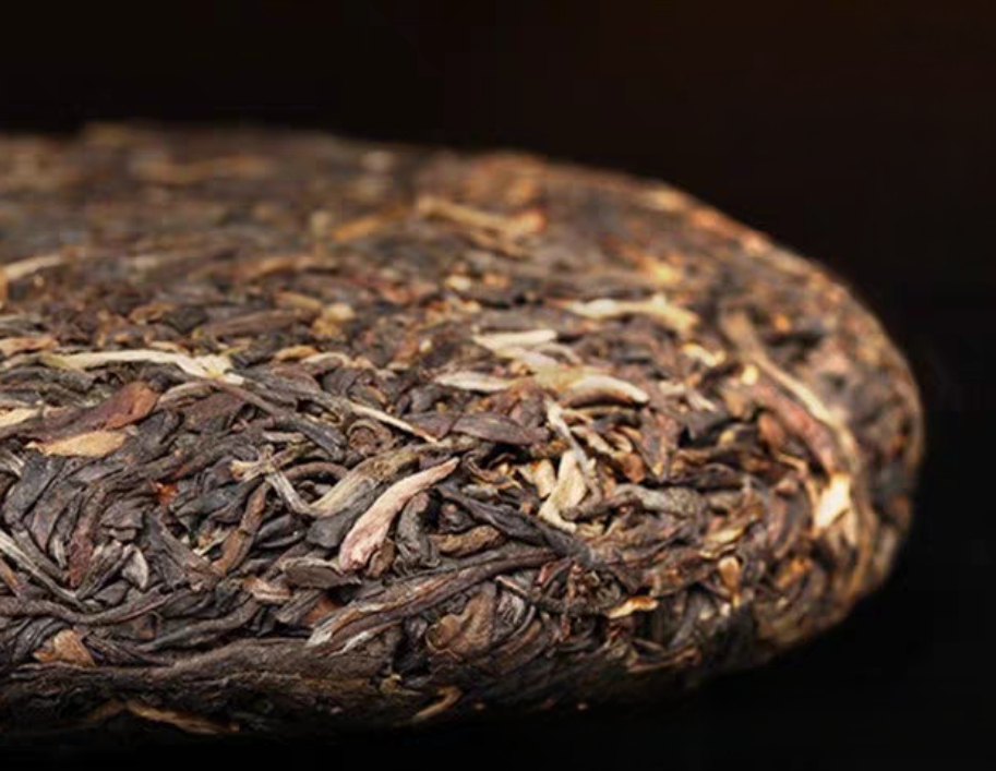 普洱茶  云南西双版纳勐海 生茶 357克