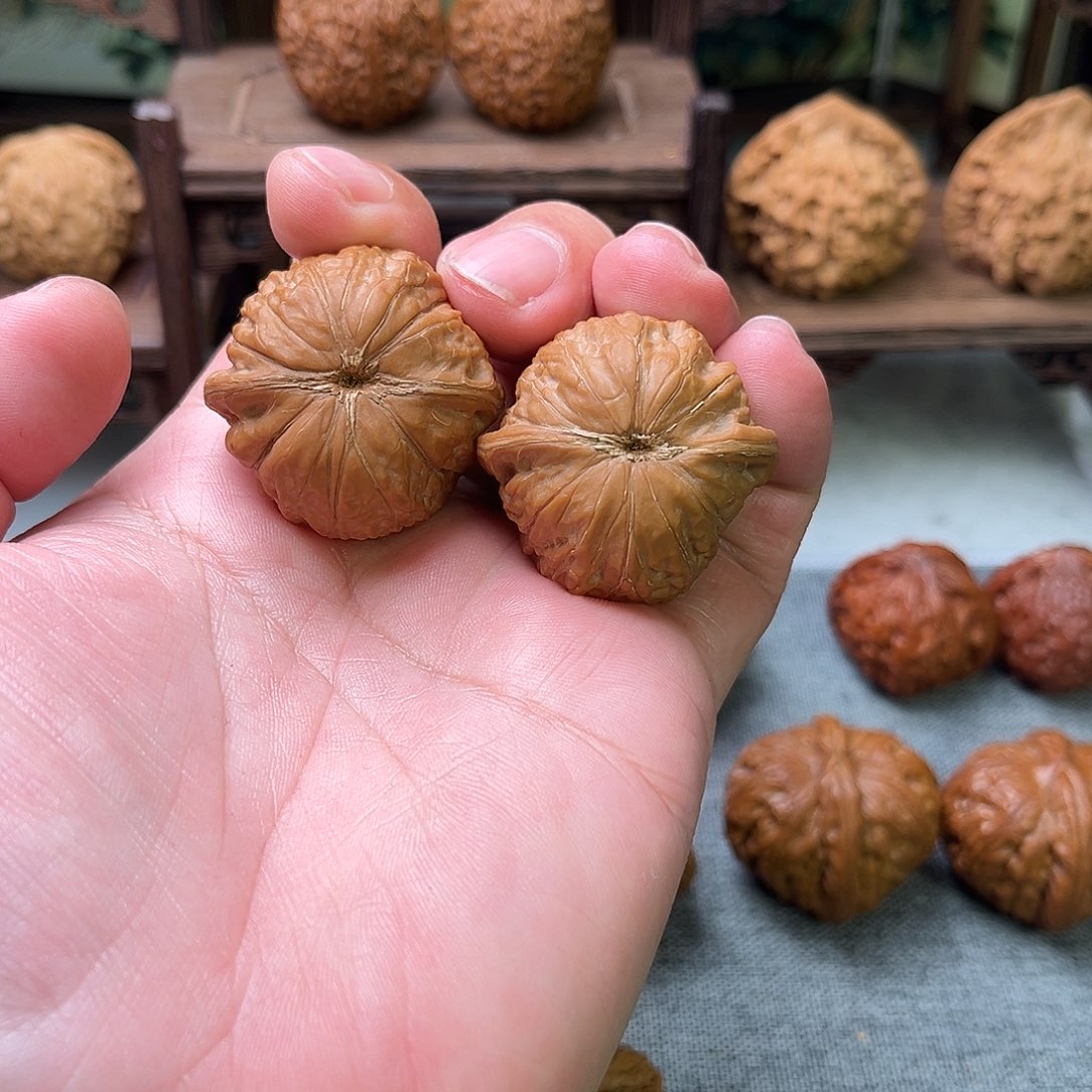 还***行文玩核桃吊坠铁锤