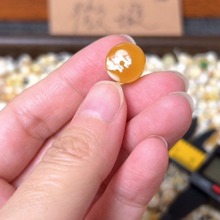 蜜蜡未镶嵌裸石12.4mm一个