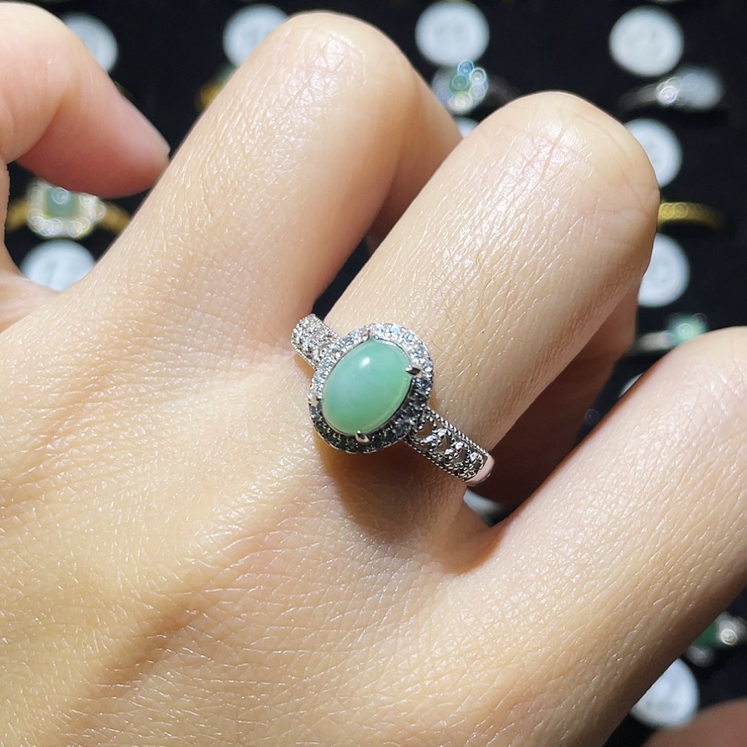 翡翠未镶嵌戒指戒指