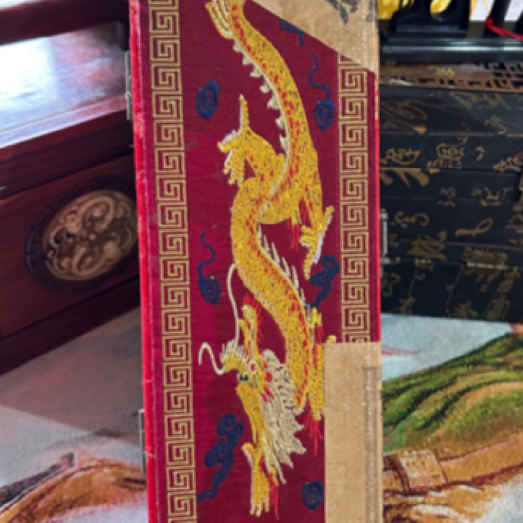 【闪购商品】木摆件红刺绣龙復古風短盒