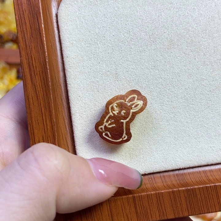 琥珀未镶嵌珠宝奇石原皮