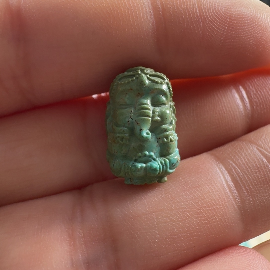 绿松石未镶嵌颈饰