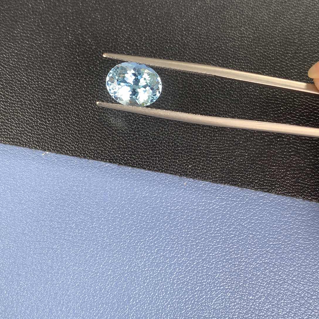 海蓝宝石笔搁未镶嵌2.5卡 全净 圣玛利亚