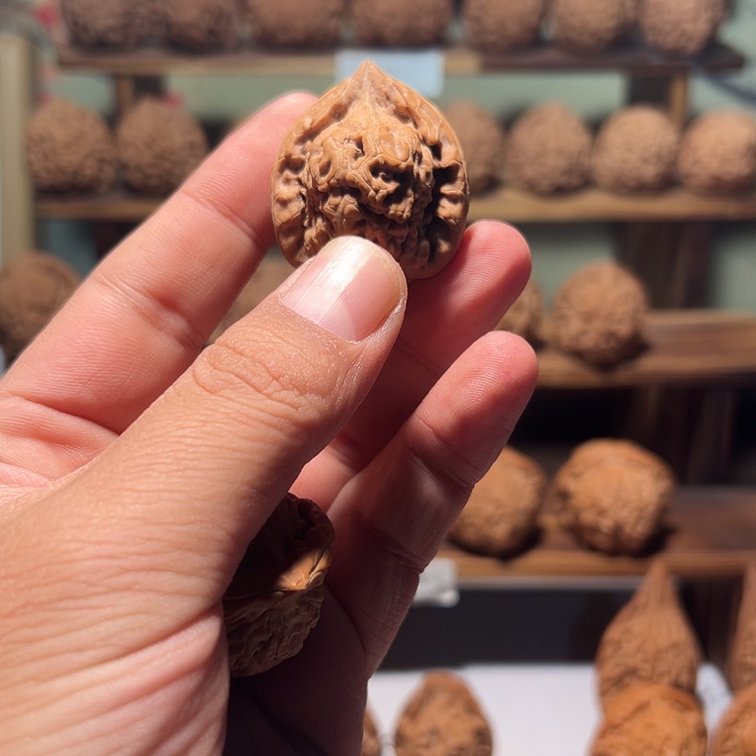 闷*梦文玩核桃，金字塔核桃