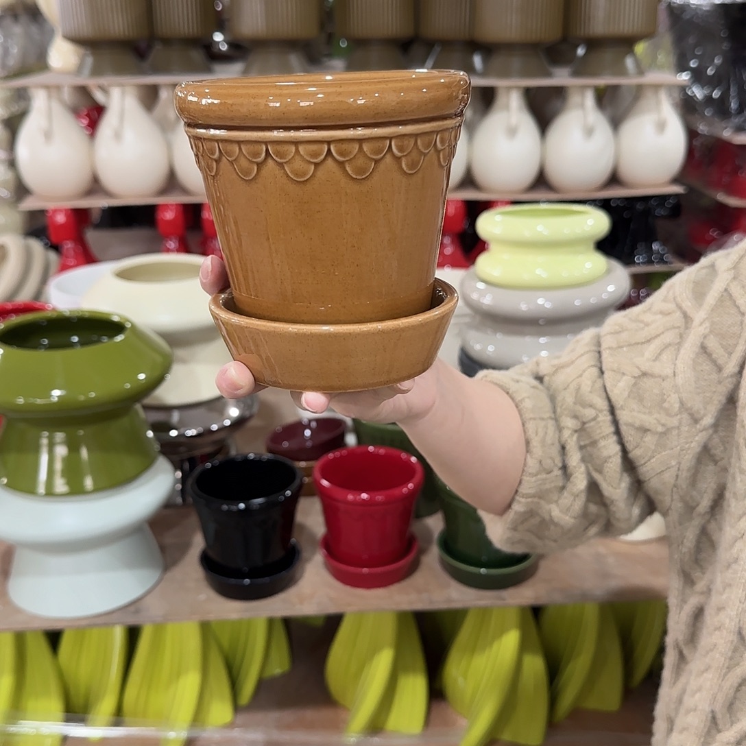 b4焦糖色带托花盆花盆花盆