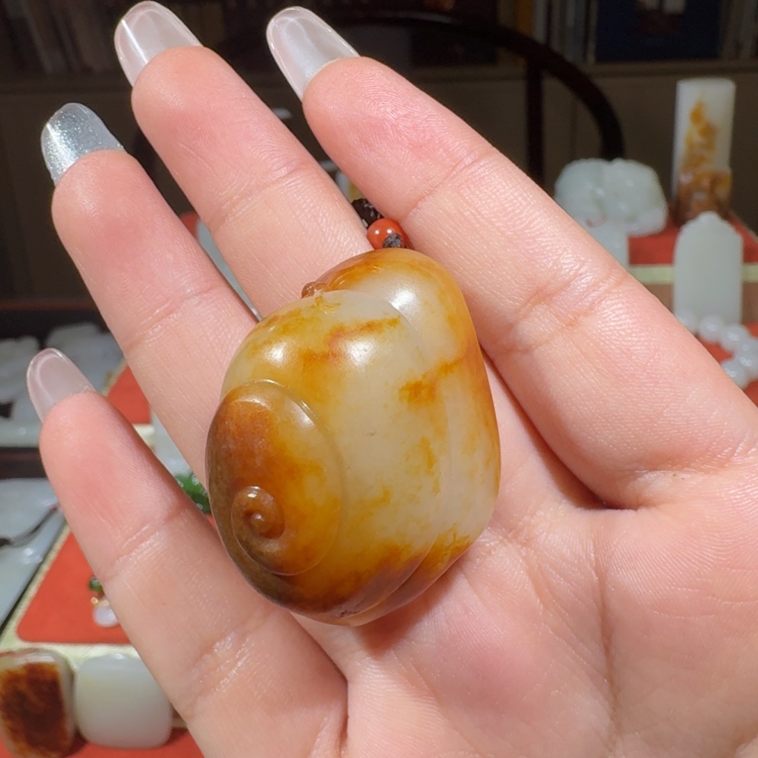 和田玉未镶嵌颈饰不***缘蜗牛