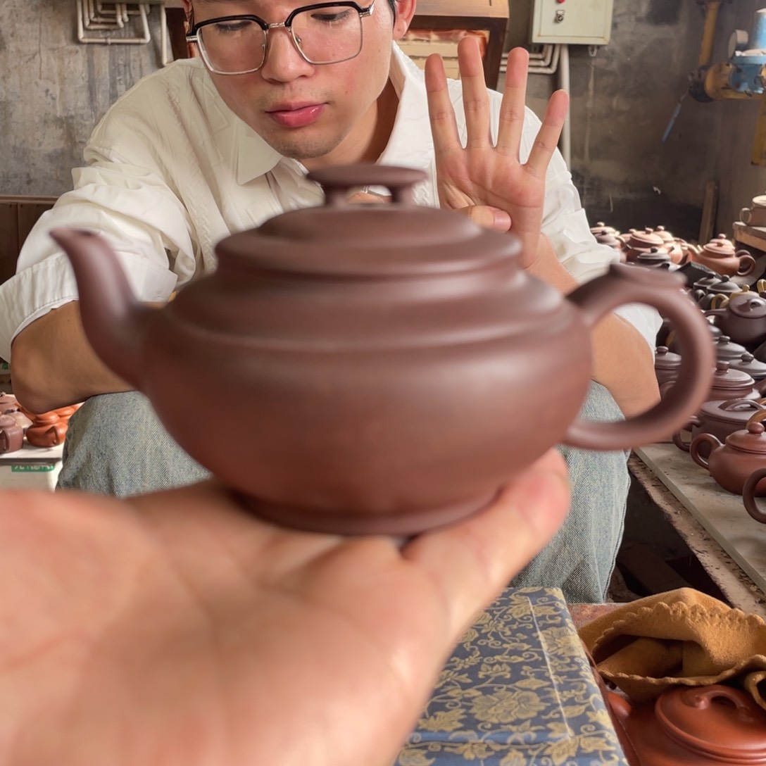 茶壶紫砂MB。 老紫泥。 上新桥。 180CC