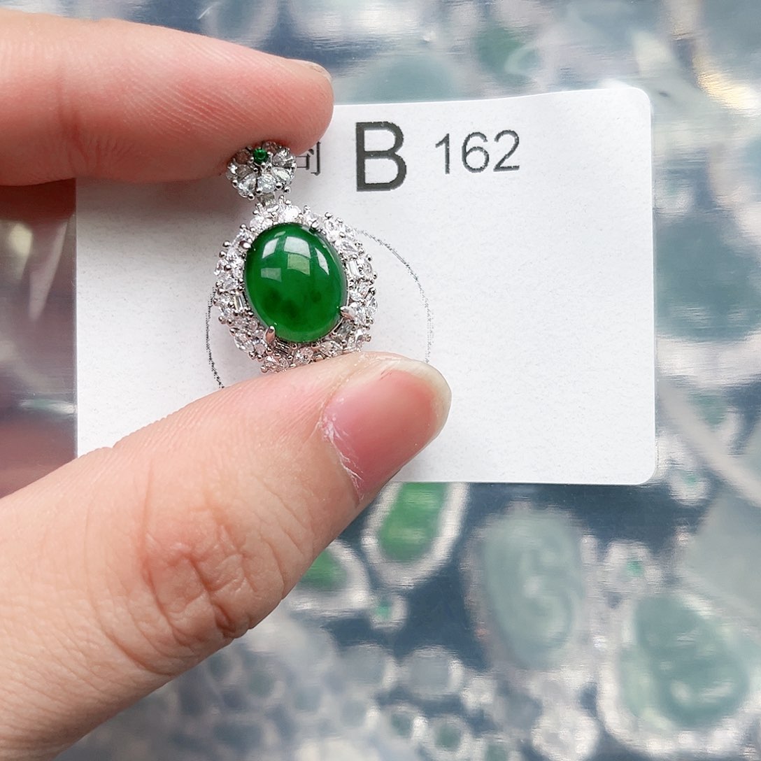 翡翠颈饰未镶嵌翡翠162