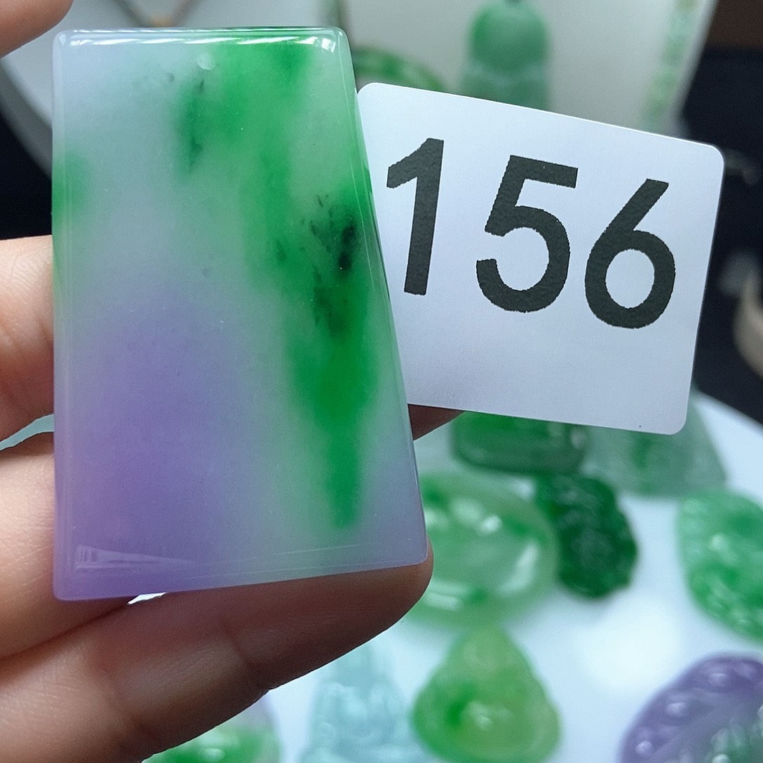 翡翠吊坠(赠链)未镶嵌