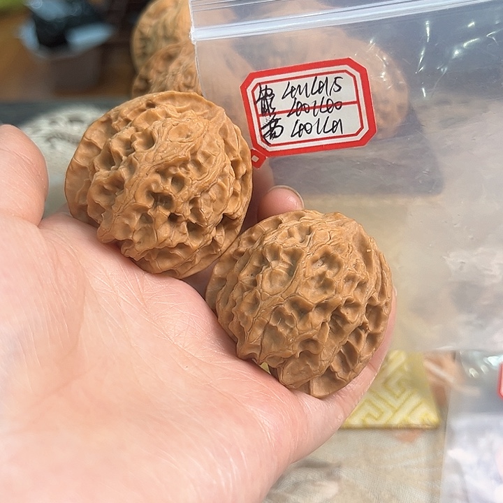 文玩核桃把件苹果园