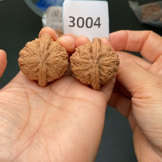 文玩核桃把件@*东38球白3004