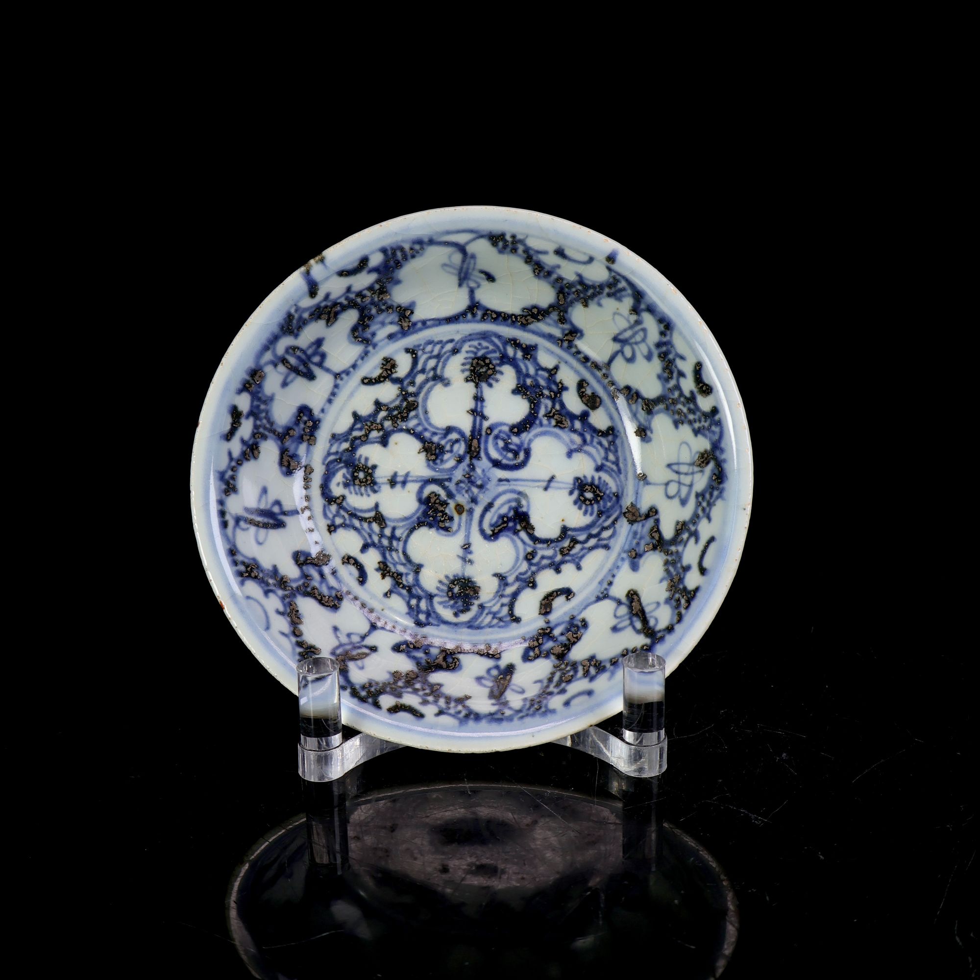 43.明中期青花苜蓿纹卧足碗