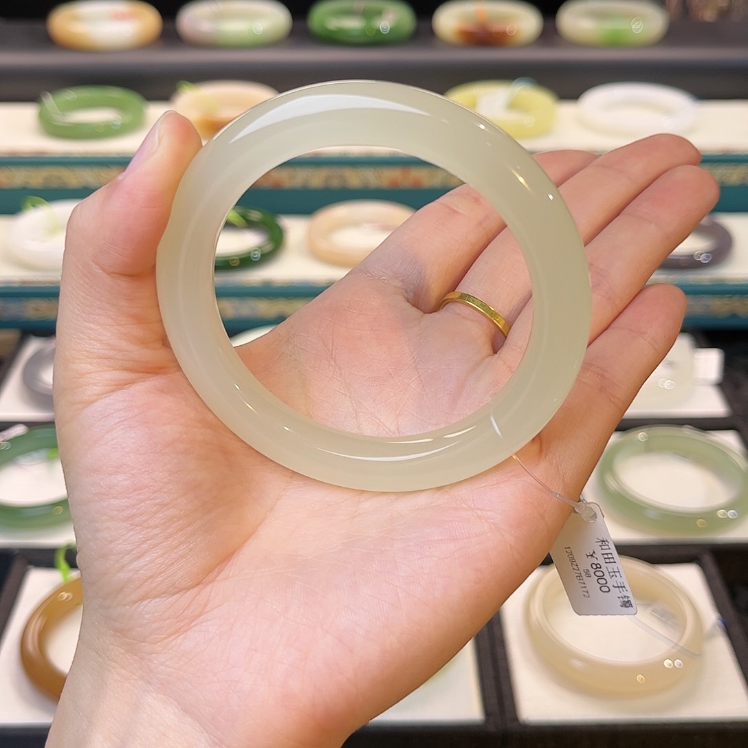 和田玉手镯未镶嵌 高冰蜂蜜水