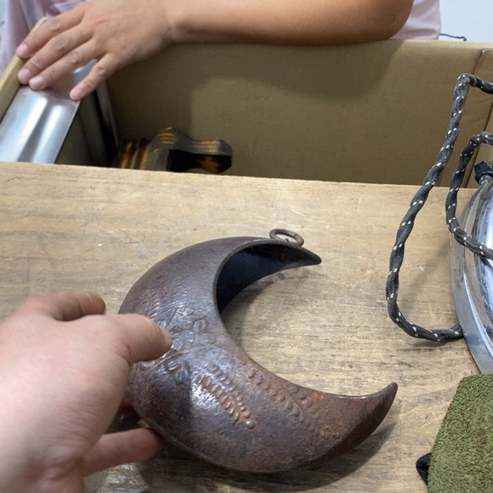 梦***原中古品有微瑕，谨慎入手