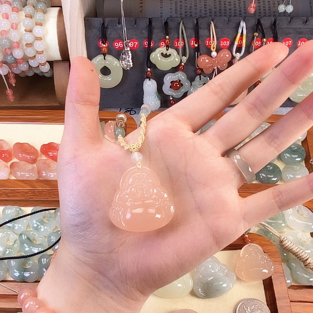 颈饰未镶嵌石英质玉@*