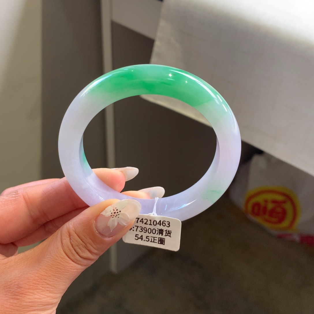 翡翠手镯未镶嵌淡春彩54.5正圈