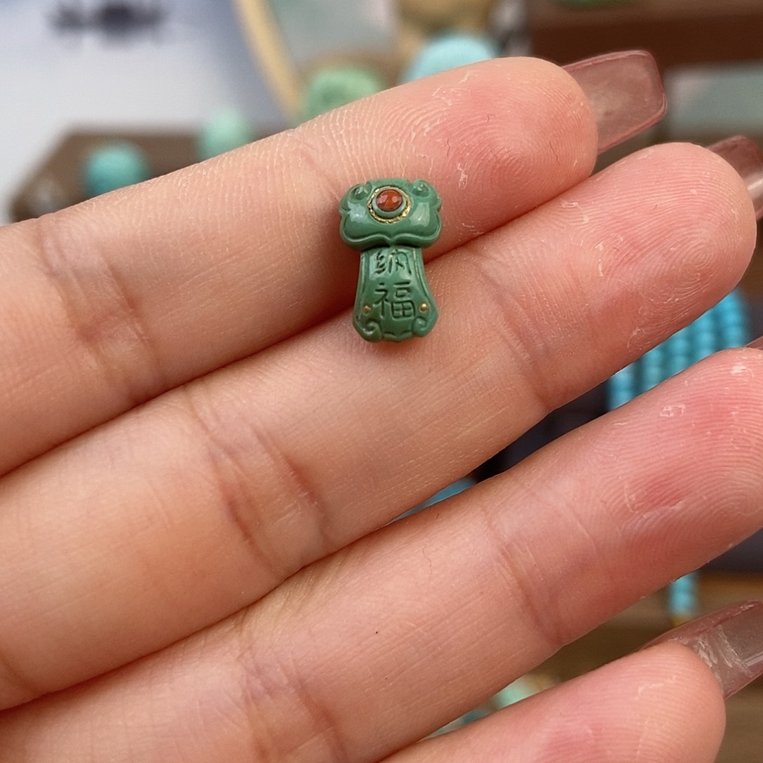 绿松石雕刻未镶嵌