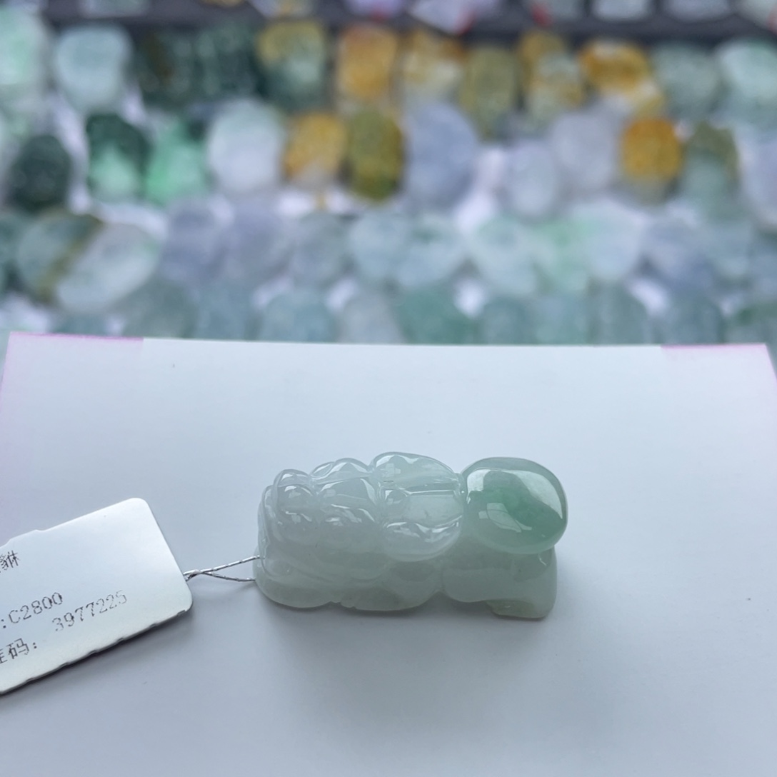 翡翠颈饰未镶嵌貔貅