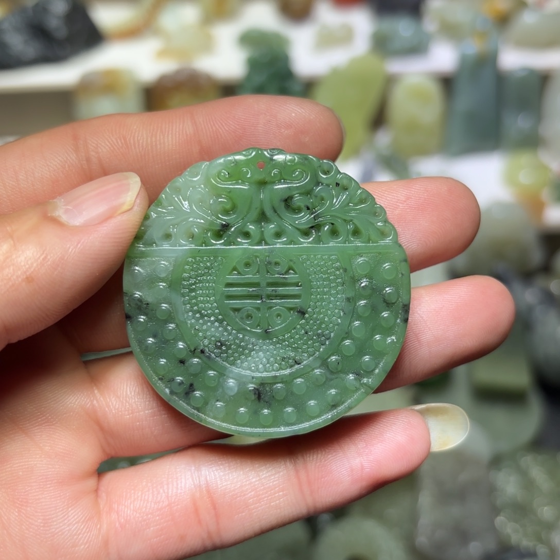 和田玉未镶嵌颈饰