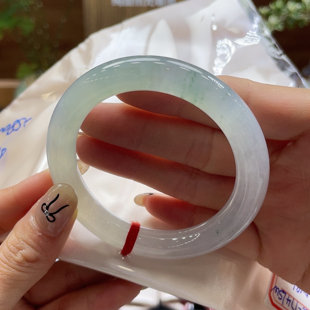 翡翠未镶嵌手镯27 号