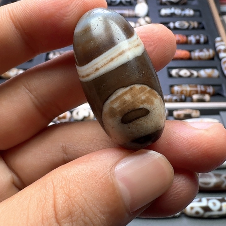 聪***菌未镶嵌玛瑙/玉髓珠宝半成品