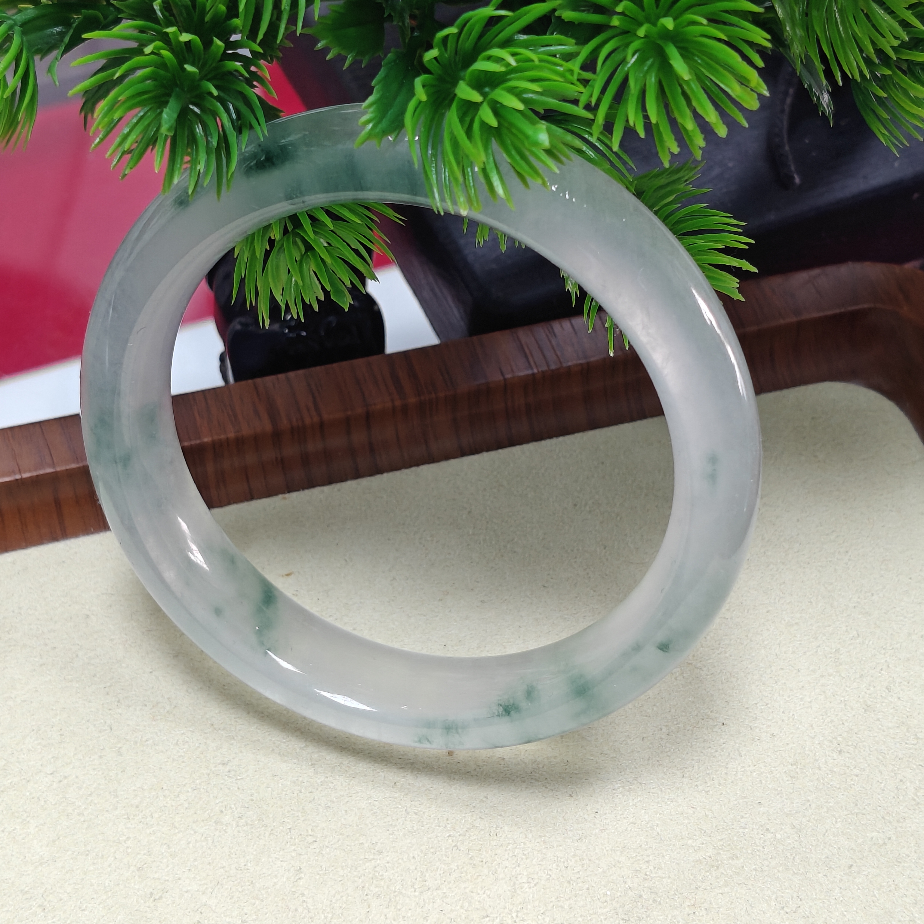 绿飘花玉石珠宝手镯