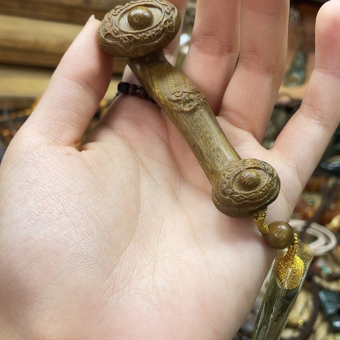 注***_和田玉未镶嵌颈饰