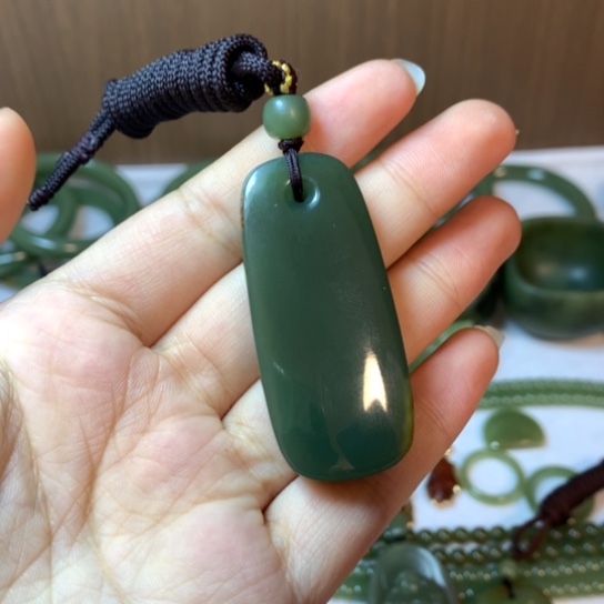 海***风岫岩河磨玉（透闪石质玉）未镶嵌颈饰