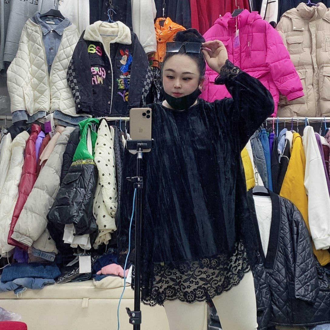 140-300斤 均码 丝绒拼接蕾丝洋气上衣