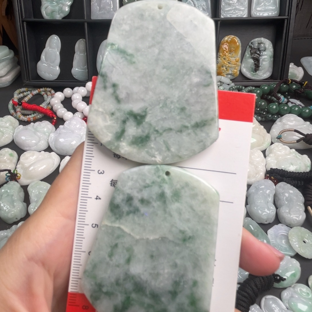 吊坠(不含链)未镶嵌翡翠瑕疵款