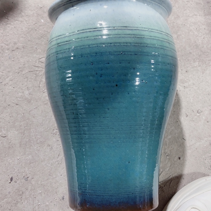 紫砂口径20高度31一只小瑕疵