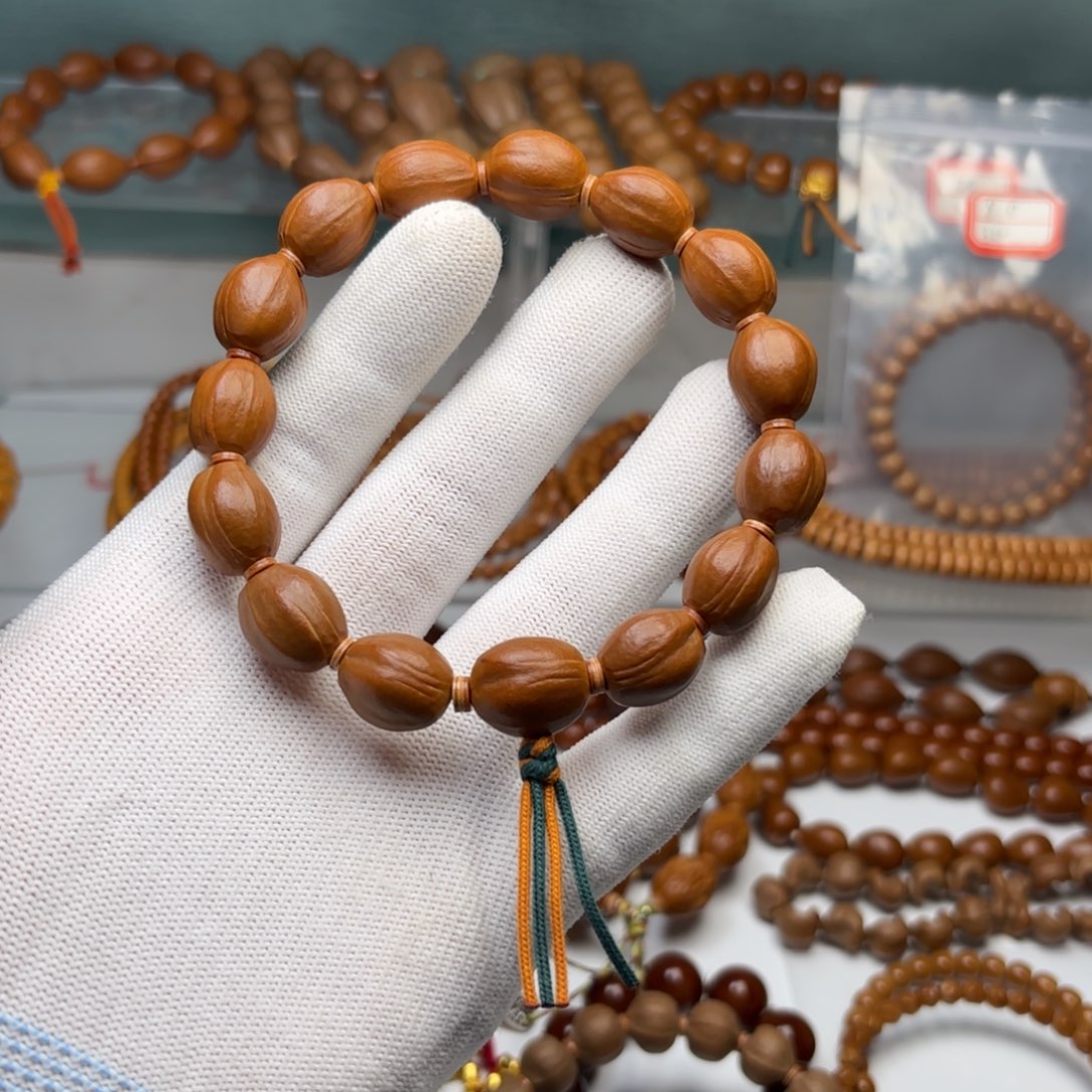 V***v橄榄核吊坠1.3+野生核