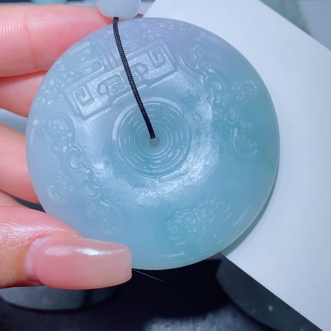未镶嵌吊坠定制翡翠