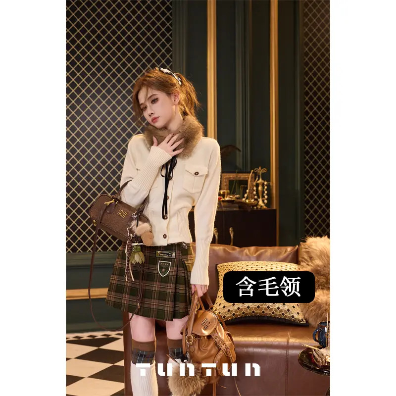 11月9号上新【松岛冬日 白色含毛领】精致装饰扣翻领毛衣