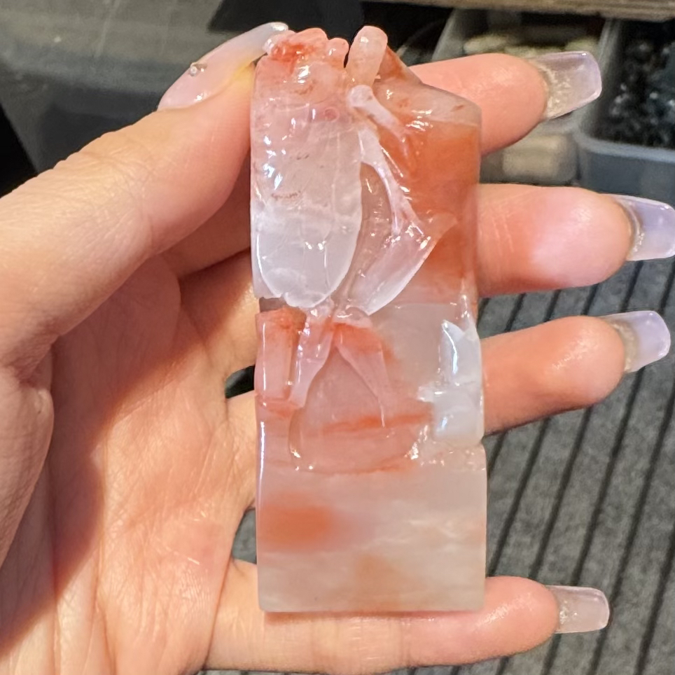 寿山水洞桃花石/金蝉。尺寸7.5/3-3厘米