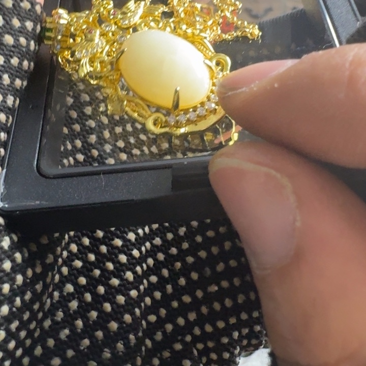 砖雕瓷器工艺品摆件等