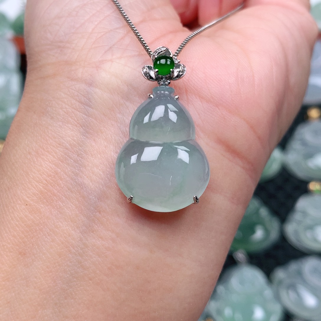 翡翠吊坠(不含链)18K金镶嵌