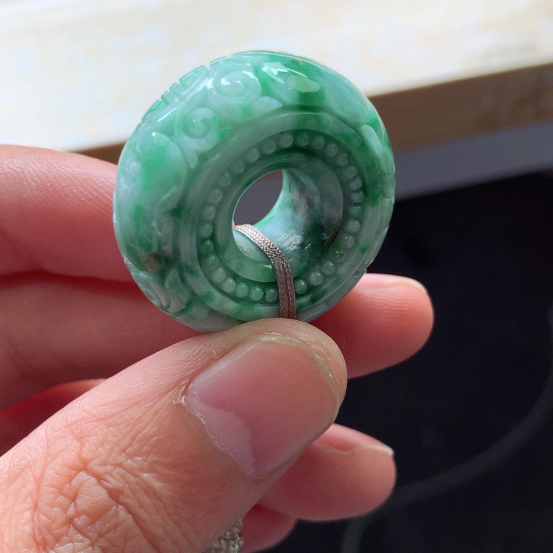 翡翠颈饰未镶嵌吊坠