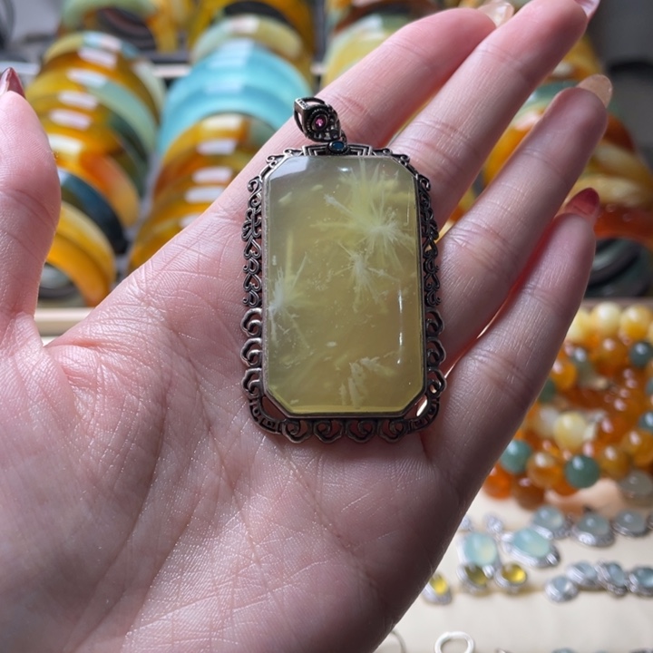 蛇纹石玉吊坠银S925镶嵌