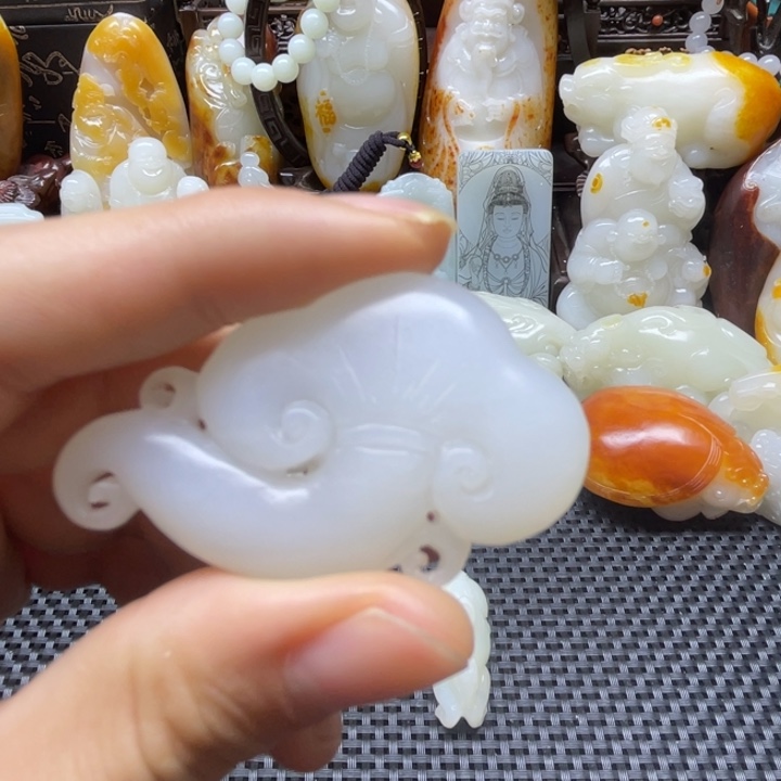 和田玉未镶嵌颈饰