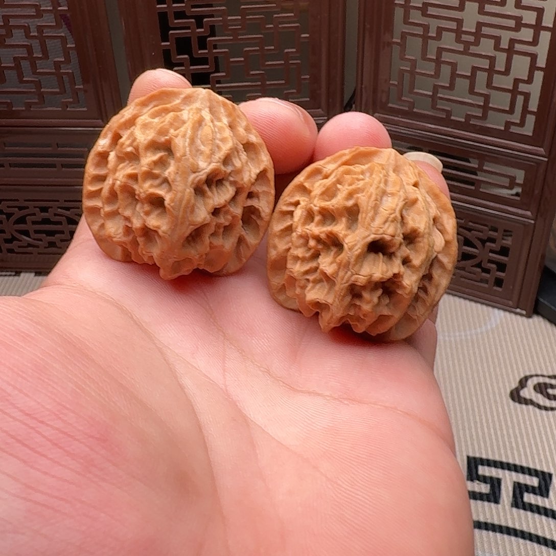 你***啥文玩核桃吊坠全品苹果园