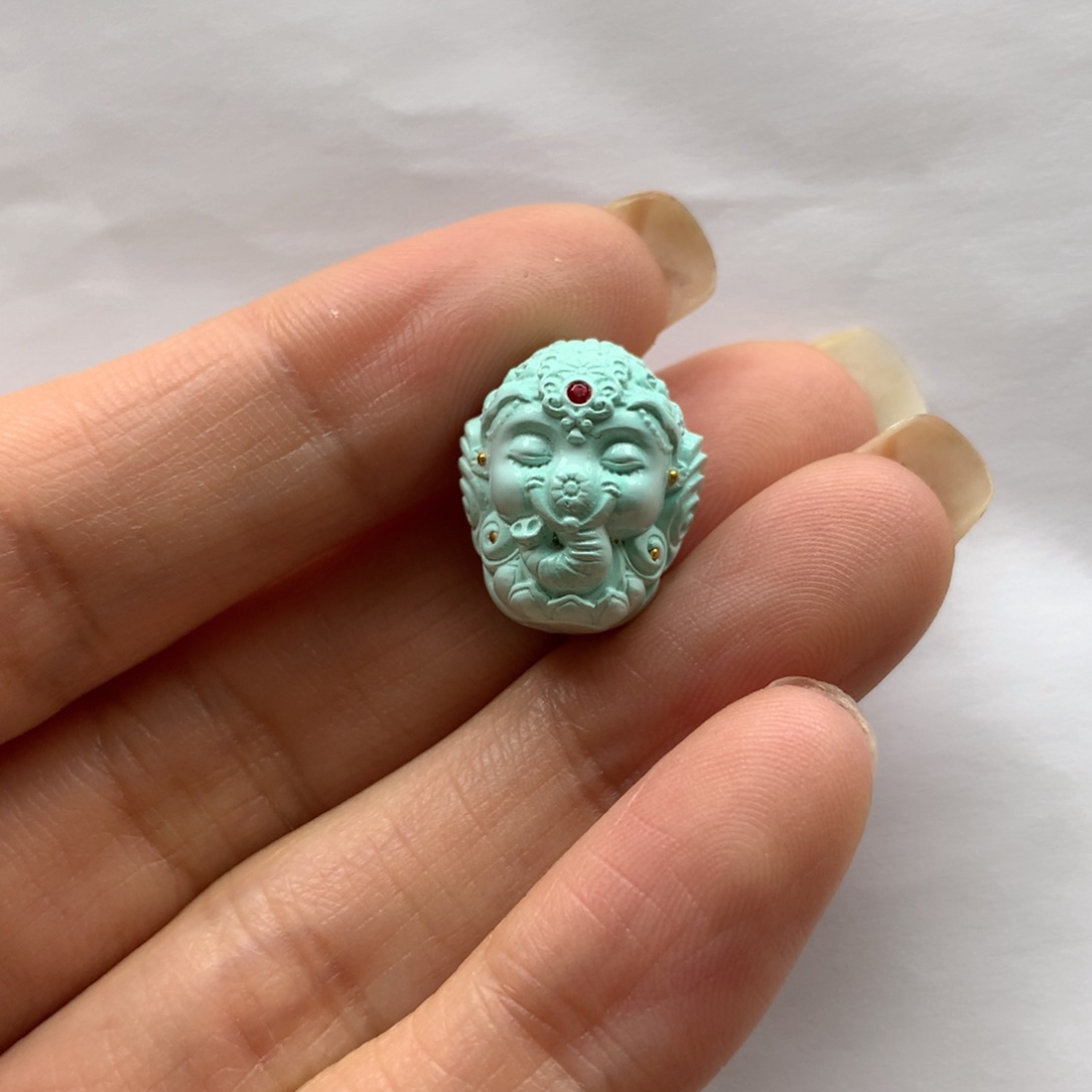 绿松石配饰未镶嵌