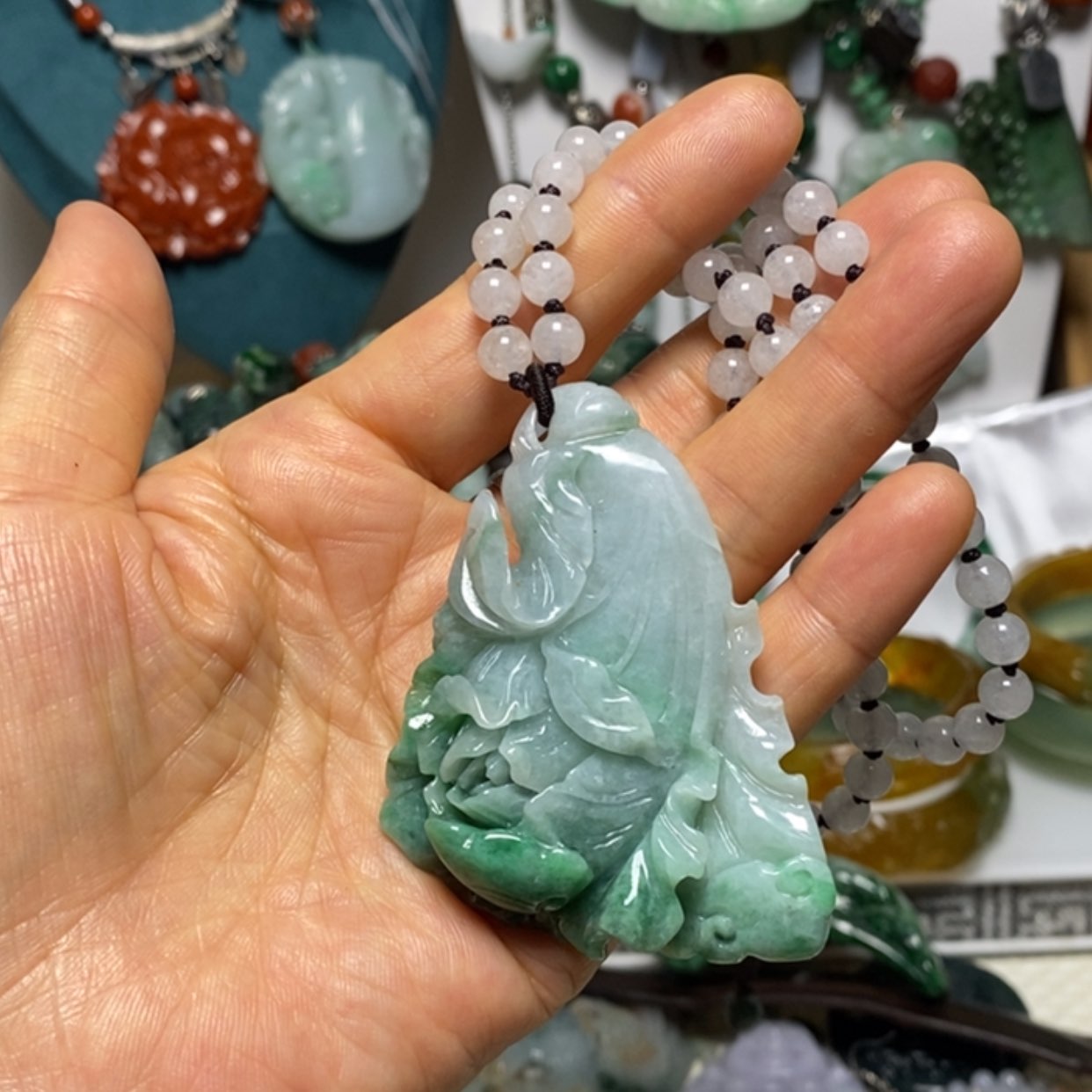 【闪购商品】翡翠吊坠(赠链)未镶嵌