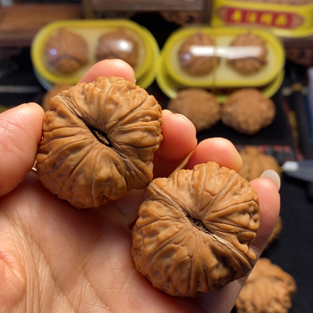 笠***把件桃核元宝39肚