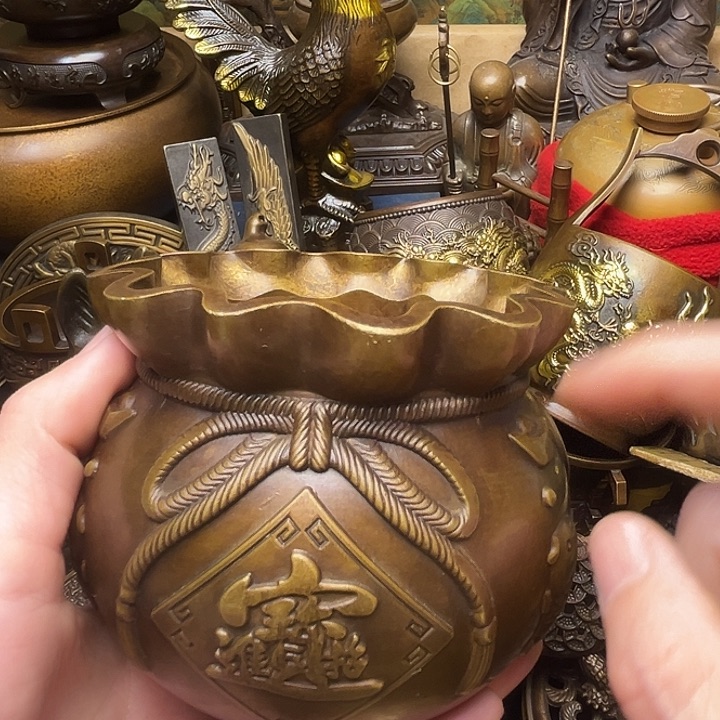 精美铜器批发档口
